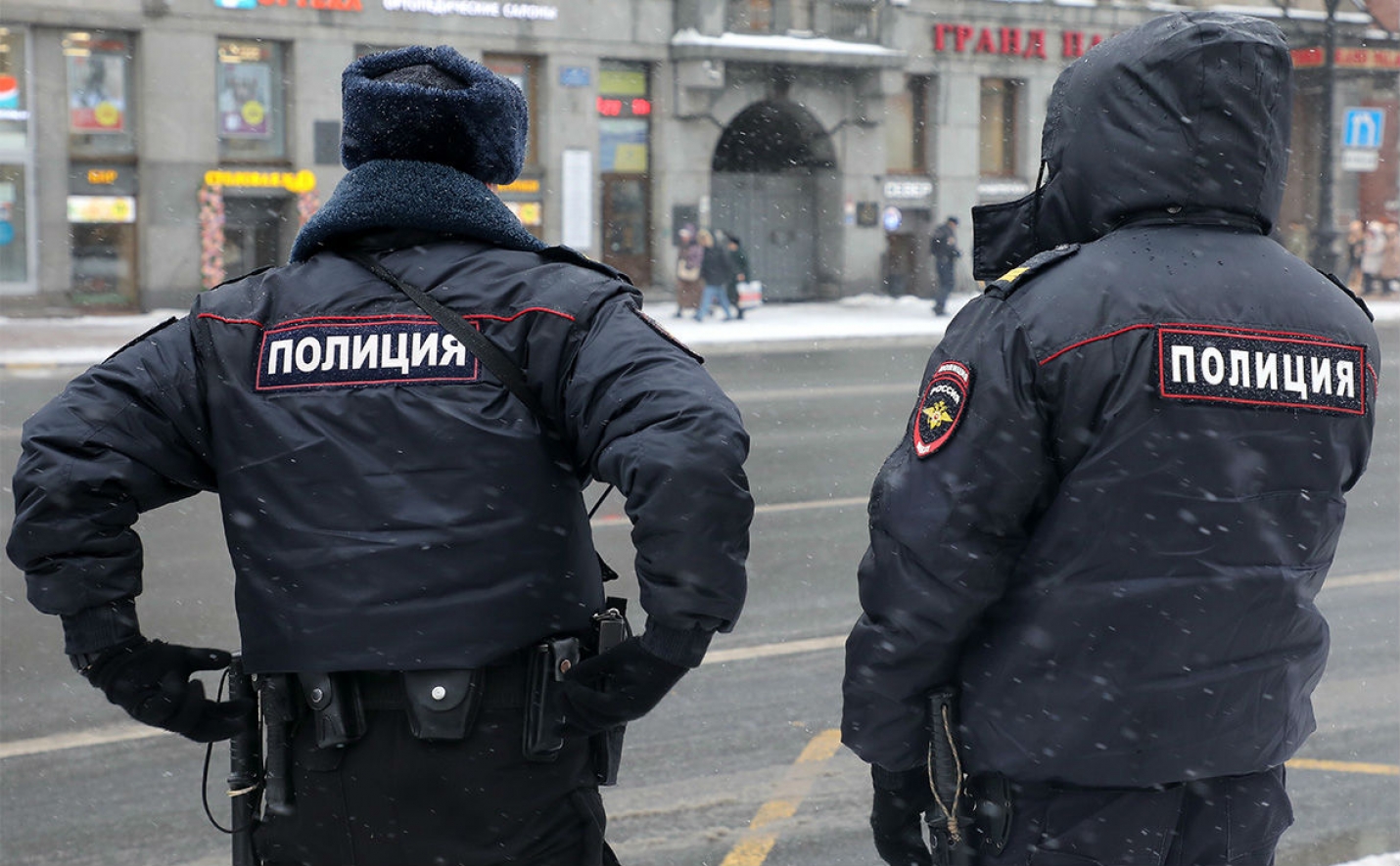 Грабители отобрали у безработного москвича сумку с 9,5 млн рублей